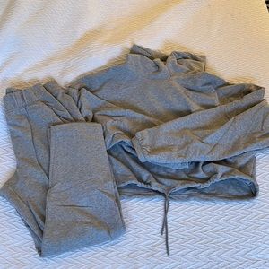 Aritzia The Group by Babaton Weekender Set Heather chrome